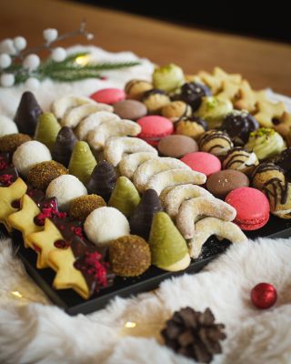 POZOR, POZOR!!! Spouštíme rezervace na vánoční cukroví 🍰 🥳 OCHUTNÁVKA JE MOŽNÁ - stav se u nás na Větvi! 🥰 Rezervovat...