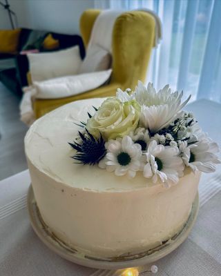 Diamantová svatba- tuhle krásku dělal náš šéf k oslavě 60. výročí svatby. 👰🤵‍♂️Požadavek zněl: “ovocný krém ale bez...